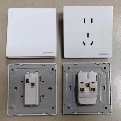 五眼插座   10個/盒